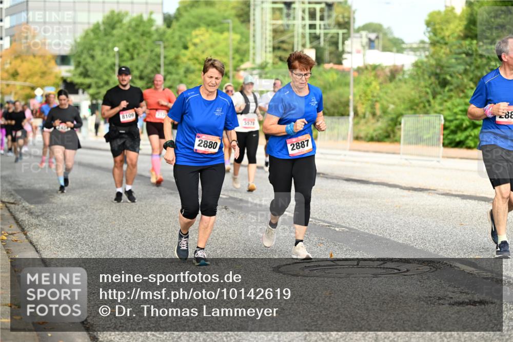 06.09.2026 - CURREX Alsterlauf Dr. Thomas Lammeyer http://msf.ph/oto/10142619 06.09.2026 10:12:20 Laufen 8109, 2129, 2880, 5578, 2887, 88 meine-sportfotos.de