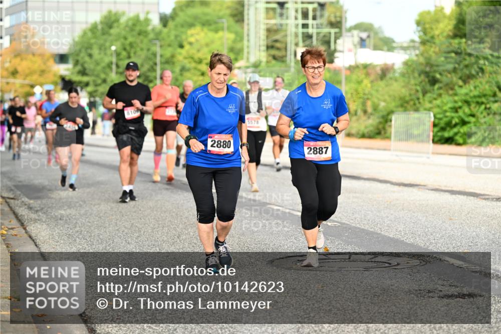 06.09.2026 - CURREX Alsterlauf Dr. Thomas Lammeyer http://msf.ph/oto/10142623 06.09.2026 10:12:21 Laufen 810, 2880, 5578, 2887 meine-sportfotos.de