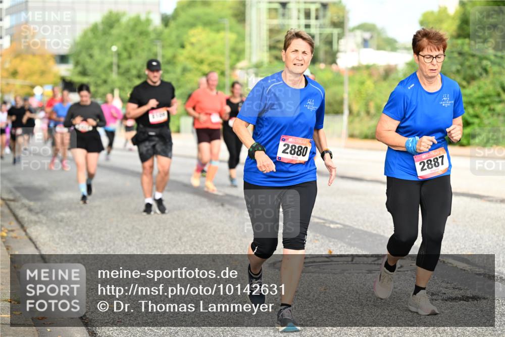 06.09.2026 - CURREX Alsterlauf Dr. Thomas Lammeyer http://msf.ph/oto/10142631 06.09.2026 10:12:22 Laufen 2880, 2887 meine-sportfotos.de