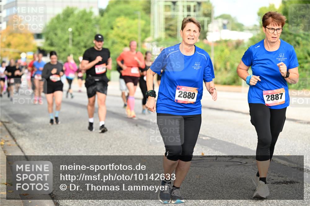06.09.2026 - CURREX Alsterlauf Dr. Thomas Lammeyer http://msf.ph/oto/10142633 06.09.2026 10:12:22 Laufen 2880, 222, 2887 meine-sportfotos.de