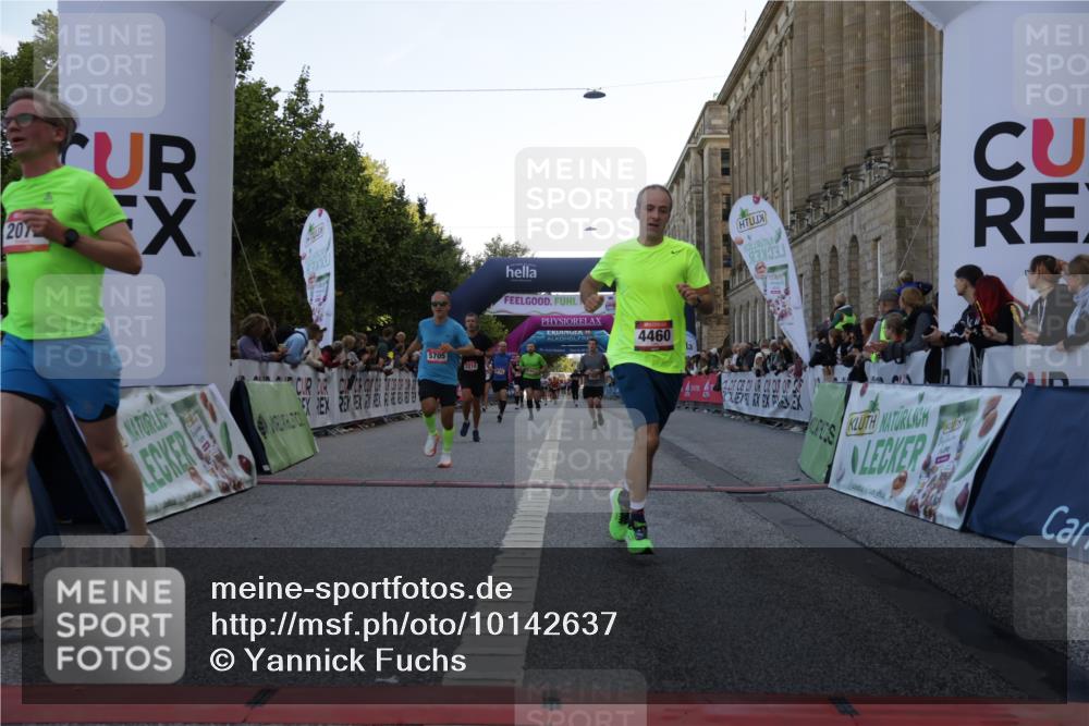 06.09.2026 - CURREX Alsterlauf Yannick Fuchs http://msf.ph/oto/10142637 06.09.2026 09:47:00 Ziel 2072, 2210, 2605, 3678, 4311, 4460, 5198, 5705, 5731, 6162, 6255, 8125 meine-sportfotos.de