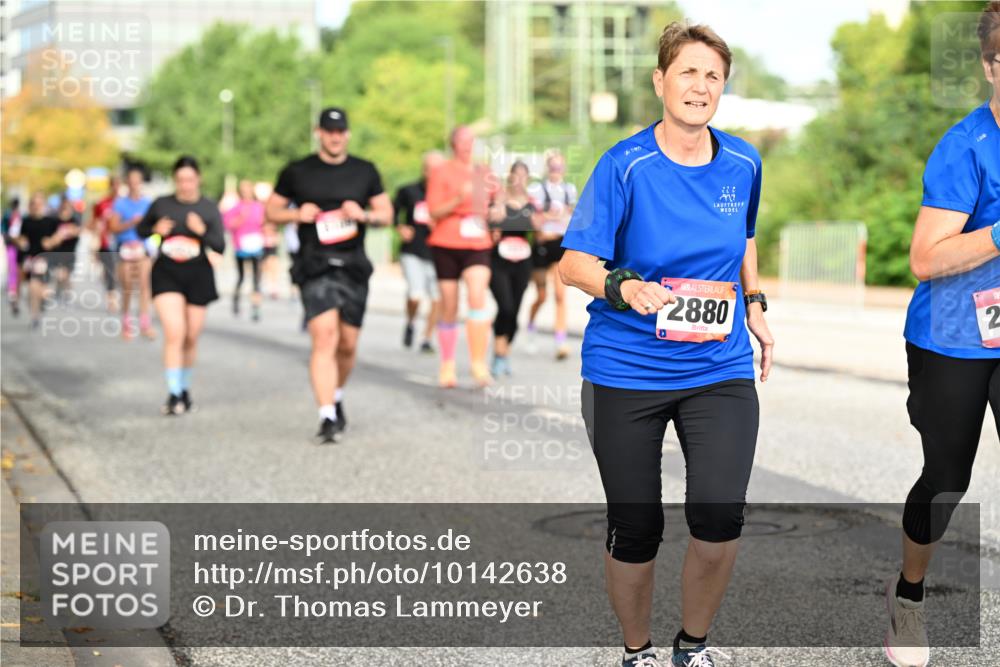 06.09.2026 - CURREX Alsterlauf Dr. Thomas Lammeyer http://msf.ph/oto/10142638 06.09.2026 10:12:22 Laufen 2880, 2 meine-sportfotos.de