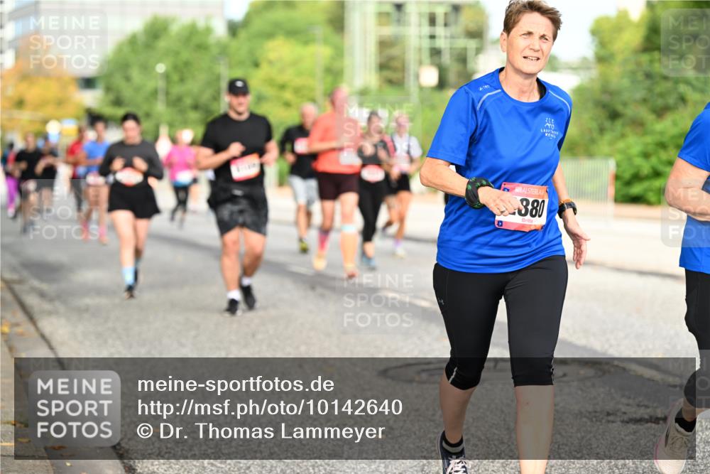 06.09.2026 - CURREX Alsterlauf Dr. Thomas Lammeyer http://msf.ph/oto/10142640 06.09.2026 10:12:23 Laufen 380 meine-sportfotos.de