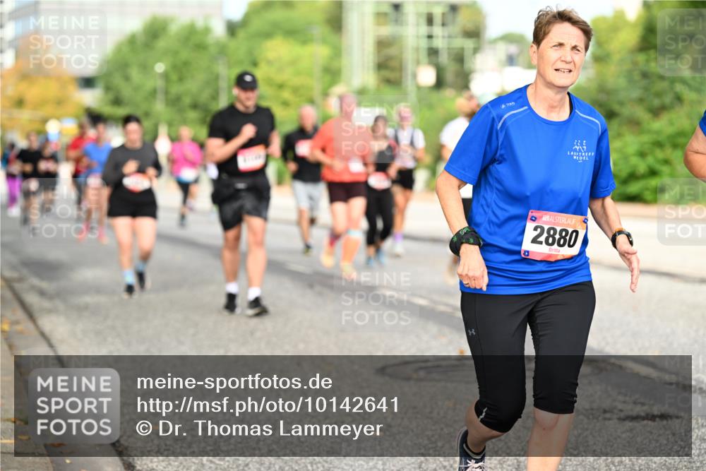 06.09.2026 - CURREX Alsterlauf Dr. Thomas Lammeyer http://msf.ph/oto/10142641 06.09.2026 10:12:23 Laufen 2880 meine-sportfotos.de