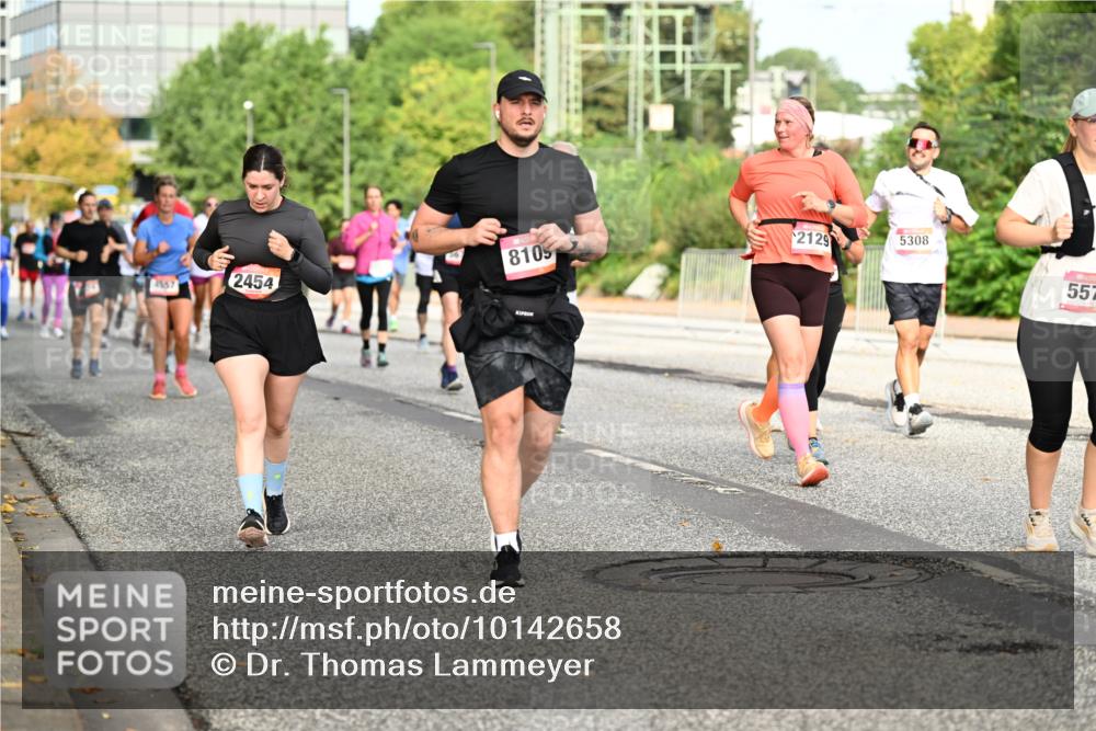 06.09.2026 - CURREX Alsterlauf Dr. Thomas Lammeyer http://msf.ph/oto/10142658 06.09.2026 10:12:25 Laufen 2967, 8105, 2129, 5308, 2454, 557 meine-sportfotos.de