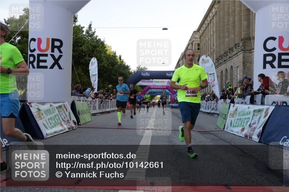06.09.2026 - CURREX Alsterlauf Yannick Fuchs http://msf.ph/oto/10142661 06.09.2026 09:47:00 Ziel 2072, 2210, 2605, 3678, 4311, 4460, 5198, 5705, 5731, 6162, 6255, 8125 meine-sportfotos.de