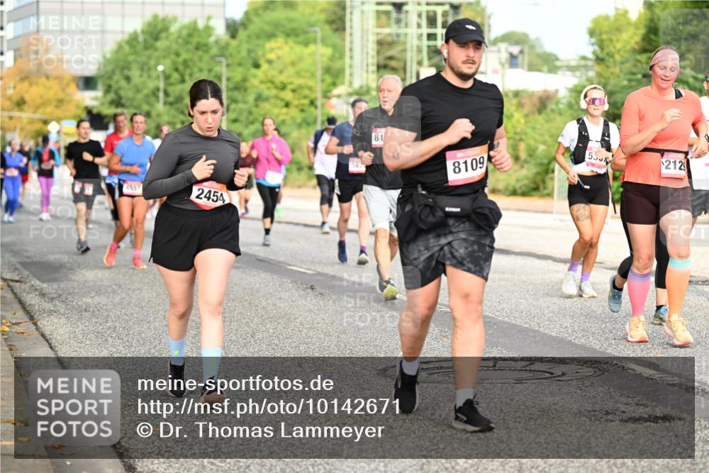 06.09.2026 - CURREX Alsterlauf Dr. Thomas Lammeyer http://msf.ph/oto/10142671 06.09.2026 10:12:26 Laufen 4557, 2454, 567, 81, 8109, 533, 212 meine-sportfotos.de