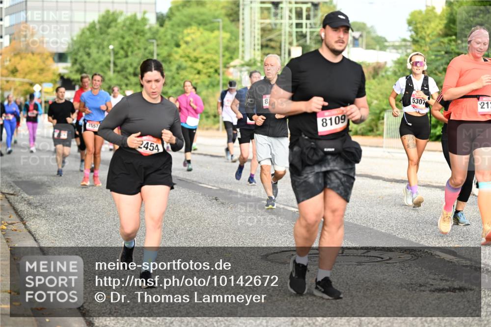 06.09.2026 - CURREX Alsterlauf Dr. Thomas Lammeyer http://msf.ph/oto/10142672 06.09.2026 10:12:26 Laufen 4557, 2454, 81, 8109, 5307, 21 meine-sportfotos.de