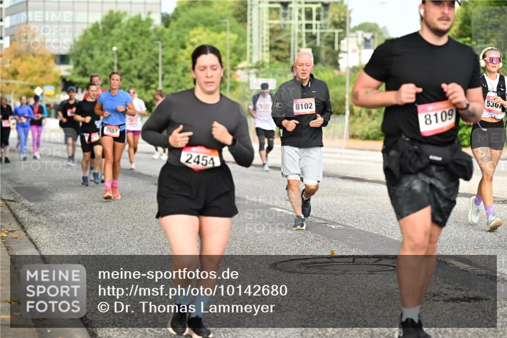 06.09.2026 - CURREX Alsterlauf Dr. Thomas Lammeyer http://msf.ph/oto/10142680 06.09.2026 10:12:27 Laufen 4557, 2454, 8102, 8109, 530 meine-sportfotos.de