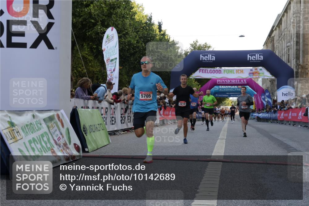 06.09.2026 - CURREX Alsterlauf Yannick Fuchs http://msf.ph/oto/10142689 06.09.2026 09:47:00 Ziel 2072, 2210, 2605, 3678, 4311, 4460, 5198, 5705, 5731, 6162, 6255, 8125 meine-sportfotos.de