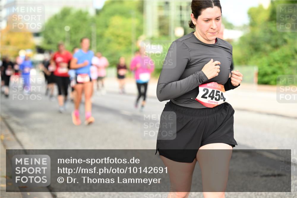06.09.2026 - CURREX Alsterlauf Dr. Thomas Lammeyer http://msf.ph/oto/10142691 06.09.2026 10:12:28 Laufen 2454 meine-sportfotos.de