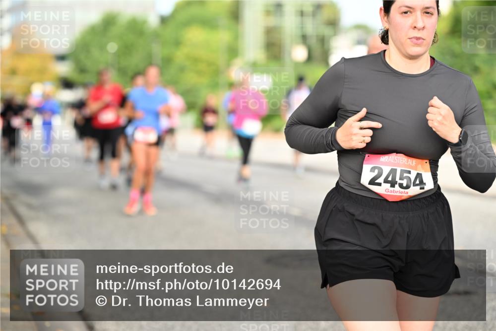 06.09.2026 - CURREX Alsterlauf Dr. Thomas Lammeyer http://msf.ph/oto/10142694 06.09.2026 10:12:28 Laufen 2454 meine-sportfotos.de