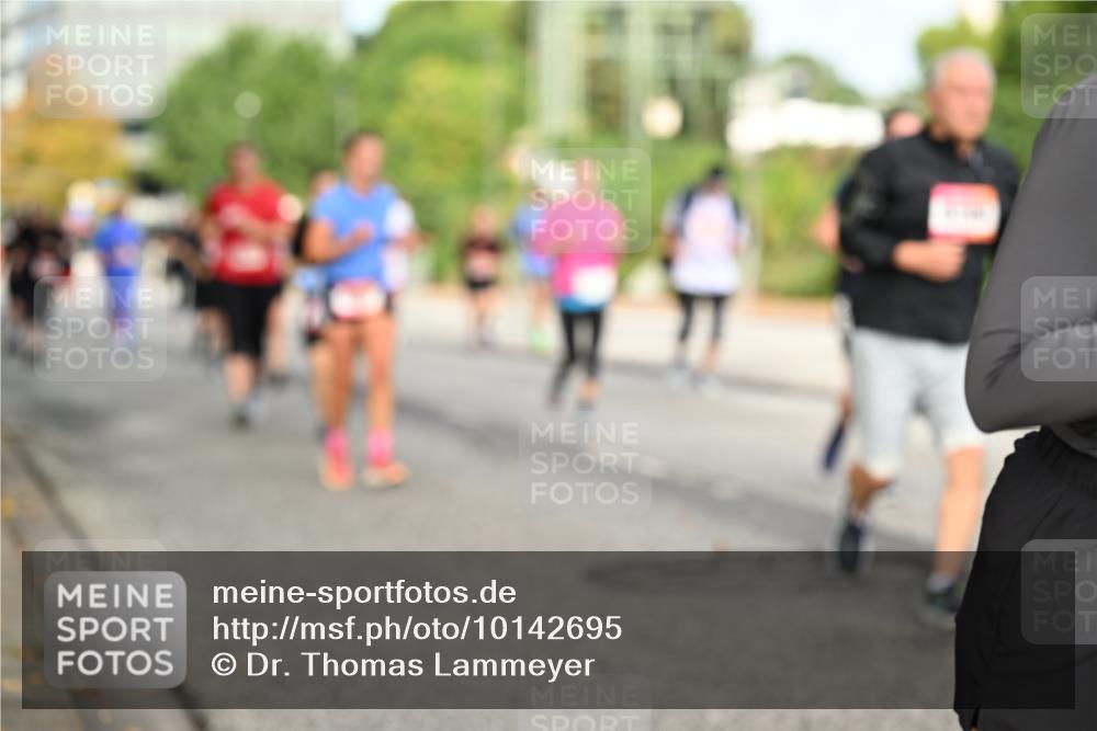 06.09.2026 - CURREX Alsterlauf Dr. Thomas Lammeyer http://msf.ph/oto/10142695 06.09.2026 10:12:29 Laufen  meine-sportfotos.de