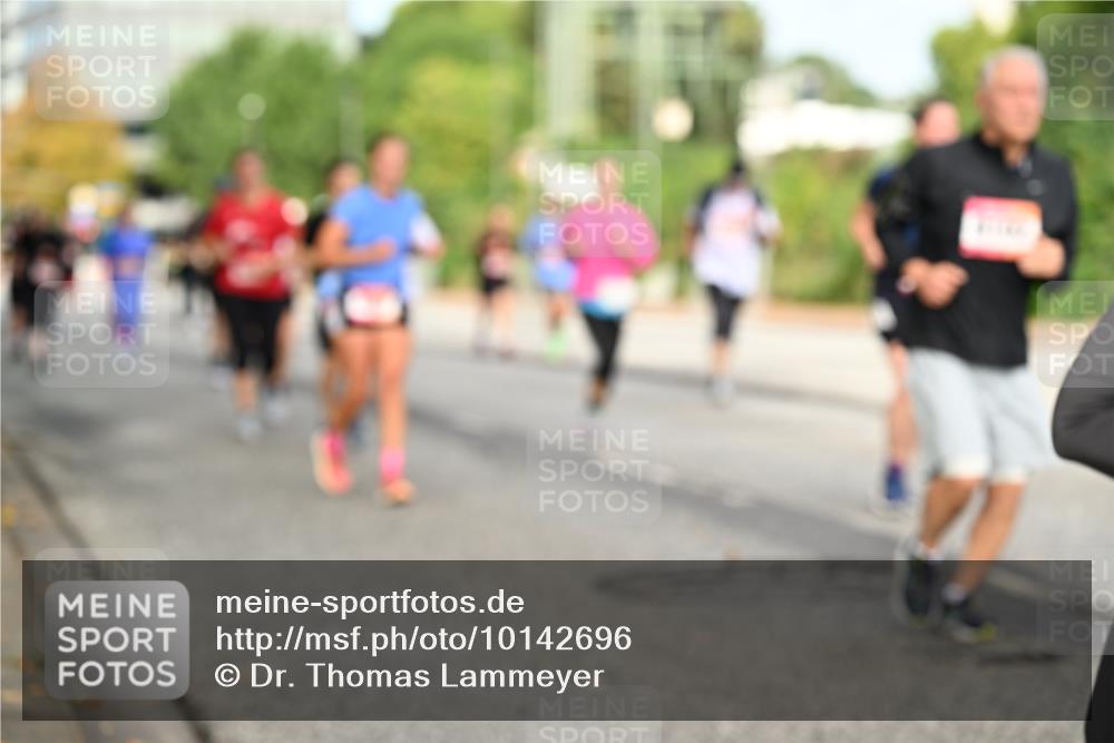 06.09.2026 - CURREX Alsterlauf Dr. Thomas Lammeyer http://msf.ph/oto/10142696 06.09.2026 10:12:29 Laufen  meine-sportfotos.de