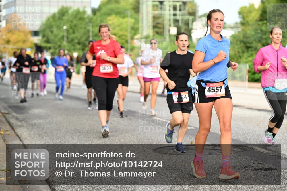 06.09.2026 - CURREX Alsterlauf Dr. Thomas Lammeyer http://msf.ph/oto/10142724 06.09.2026 10:12:32 Laufen 3633, 324, 4557 meine-sportfotos.de
