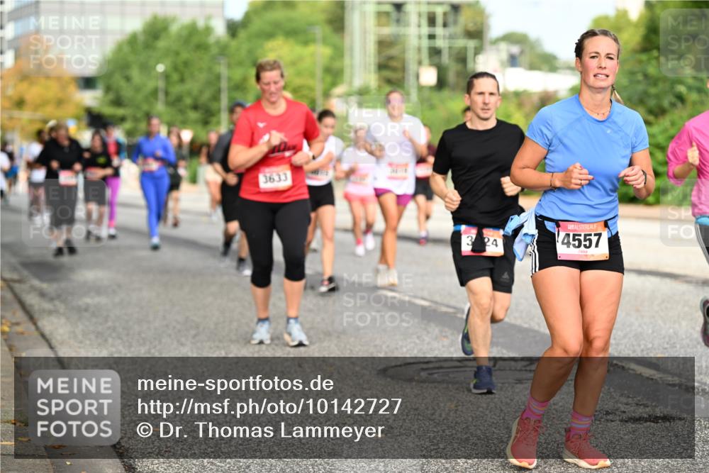 06.09.2026 - CURREX Alsterlauf Dr. Thomas Lammeyer http://msf.ph/oto/10142727 06.09.2026 10:12:32 Laufen 3633, 324, 4557 meine-sportfotos.de