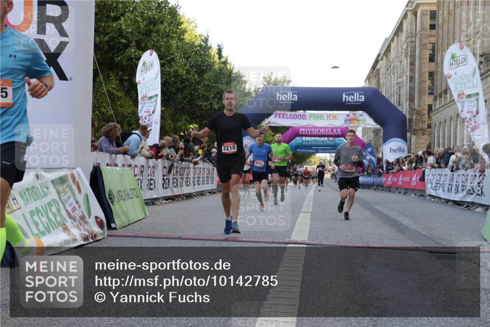 06.09.2026 - CURREX Alsterlauf Yannick Fuchs http://msf.ph/oto/10142785 06.09.2026 09:47:02 Ziel 2072, 2210, 2569, 2605, 3678, 4311, 4460, 5198, 5705, 5731, 6150, 8104, 8125 meine-sportfotos.de