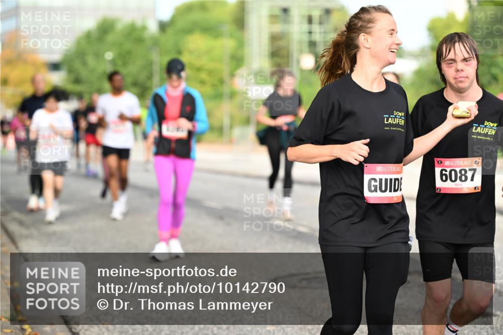 06.09.2026 - CURREX Alsterlauf Dr. Thomas Lammeyer http://msf.ph/oto/10142790 06.09.2026 10:12:41 Laufen 6087 meine-sportfotos.de