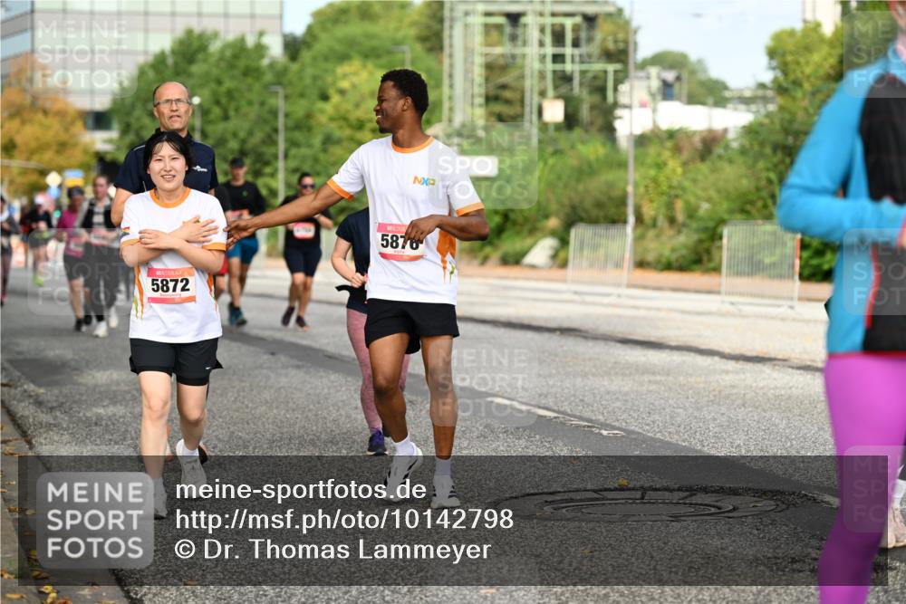 06.09.2026 - CURREX Alsterlauf Dr. Thomas Lammeyer http://msf.ph/oto/10142798 06.09.2026 10:12:44 Laufen 5872, 5876 meine-sportfotos.de