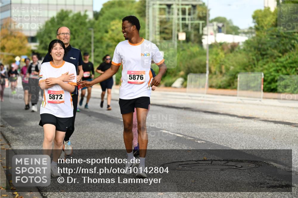 06.09.2026 - CURREX Alsterlauf Dr. Thomas Lammeyer http://msf.ph/oto/10142804 06.09.2026 10:12:45 Laufen 5872, 5876 meine-sportfotos.de