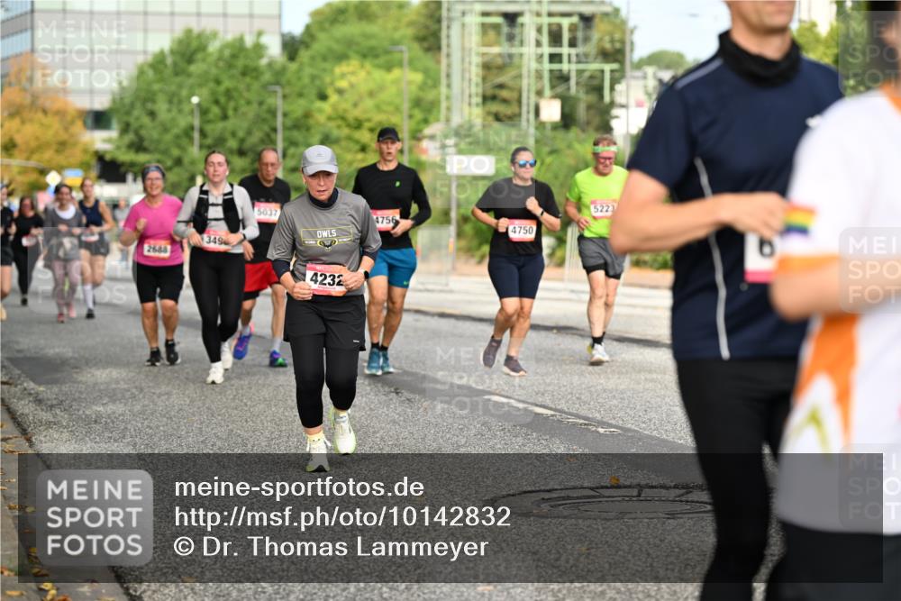 06.09.2026 - CURREX Alsterlauf Dr. Thomas Lammeyer http://msf.ph/oto/10142832 06.09.2026 10:12:48 Laufen 5037, 4756, 4750, 349, 2688, 4232, 5223 meine-sportfotos.de