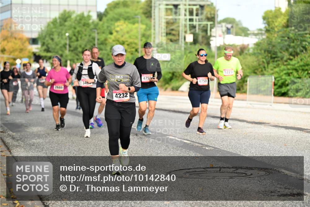 06.09.2026 - CURREX Alsterlauf Dr. Thomas Lammeyer http://msf.ph/oto/10142840 06.09.2026 10:12:49 Laufen 2688, 345, 4232, 5223, 475, 4750 meine-sportfotos.de