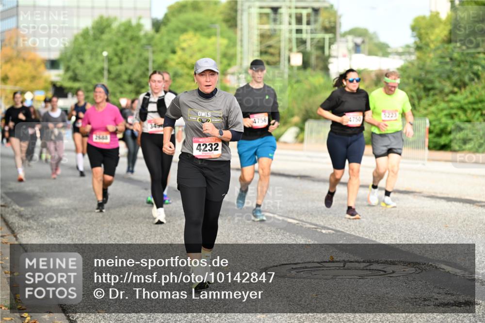 06.09.2026 - CURREX Alsterlauf Dr. Thomas Lammeyer http://msf.ph/oto/10142847 06.09.2026 10:12:49 Laufen 349, 4756, 4232, 4750 meine-sportfotos.de