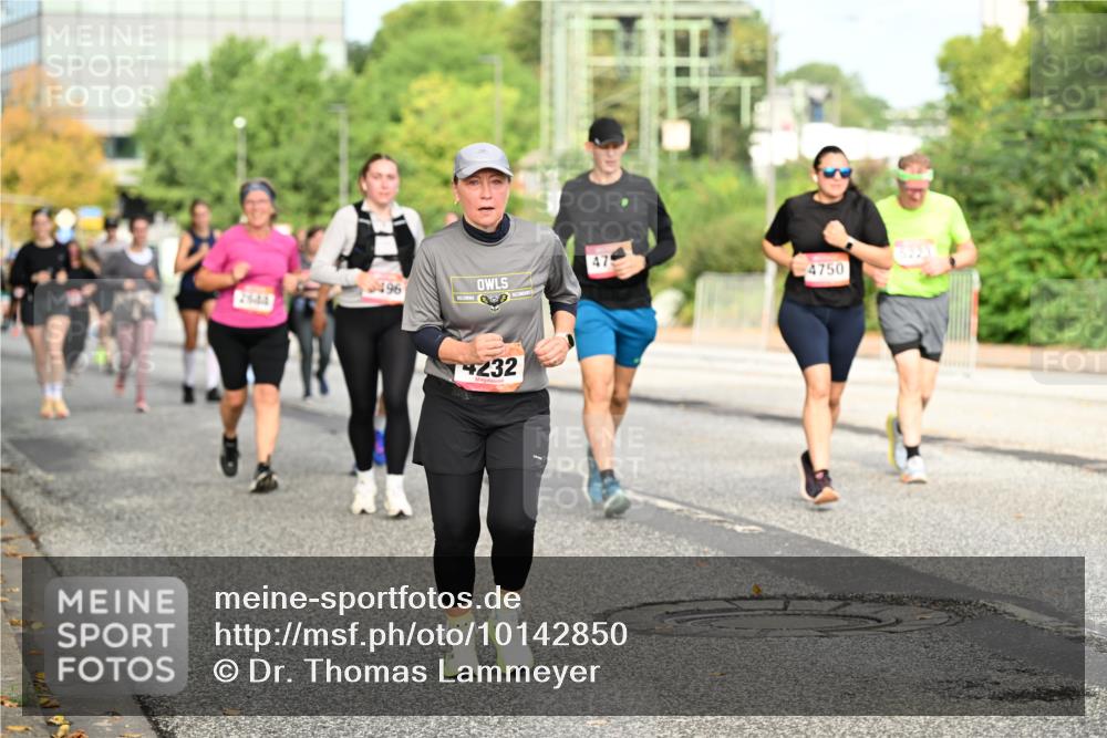 06.09.2026 - CURREX Alsterlauf Dr. Thomas Lammeyer http://msf.ph/oto/10142850 06.09.2026 10:12:50 Laufen 2644, 496, 4232, 47, 4750 meine-sportfotos.de