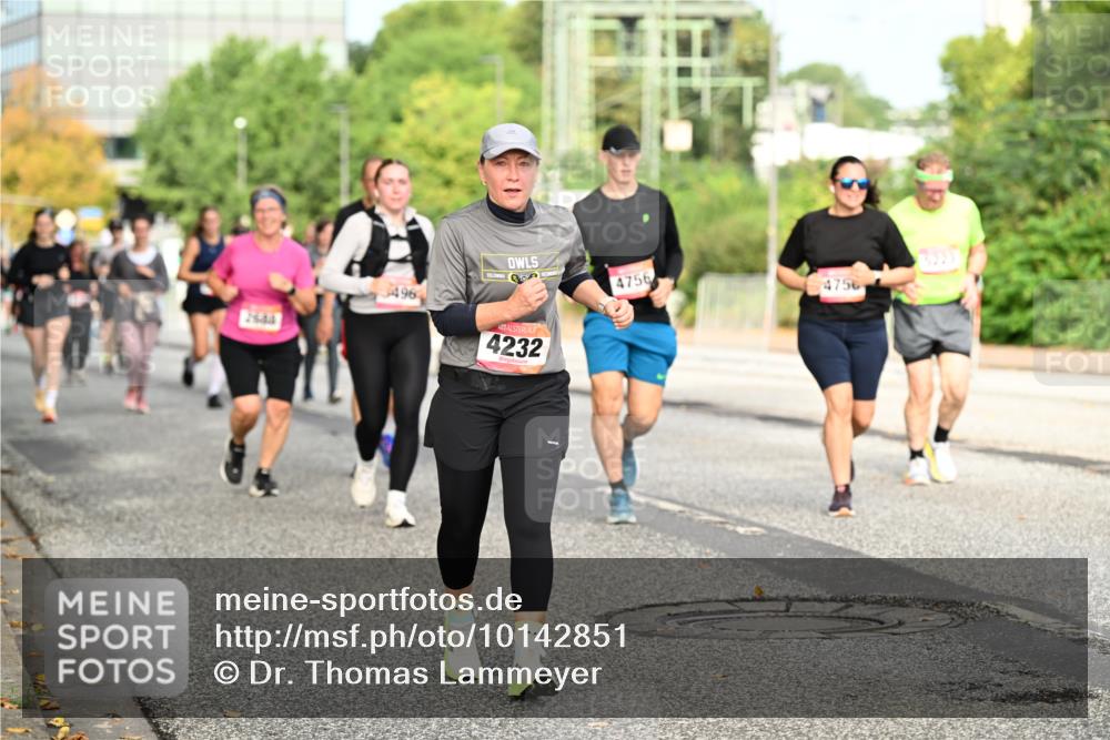 06.09.2026 - CURREX Alsterlauf Dr. Thomas Lammeyer http://msf.ph/oto/10142851 06.09.2026 10:12:50 Laufen 496, 4232, 4756, 4756 meine-sportfotos.de