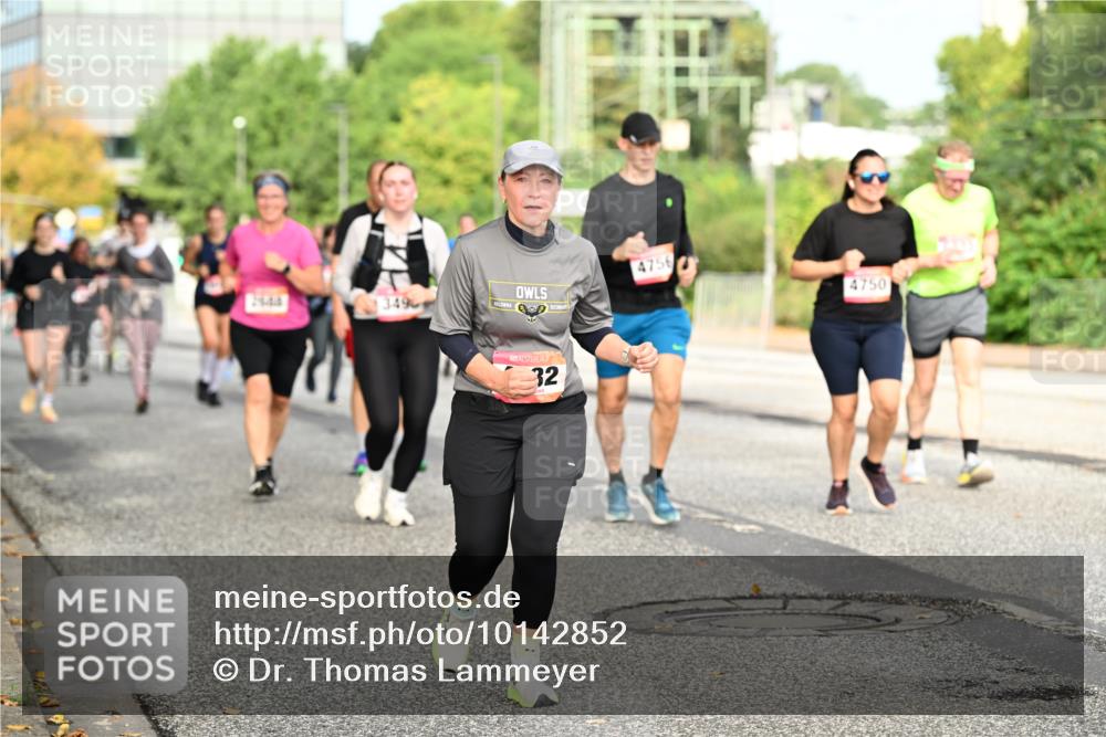 06.09.2026 - CURREX Alsterlauf Dr. Thomas Lammeyer http://msf.ph/oto/10142852 06.09.2026 10:12:50 Laufen 1644, 3490, 32, 4756, 4750 meine-sportfotos.de