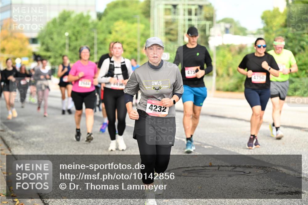 06.09.2026 - CURREX Alsterlauf Dr. Thomas Lammeyer http://msf.ph/oto/10142856 06.09.2026 10:12:50 Laufen 3496, 475, 4232, 4750 meine-sportfotos.de