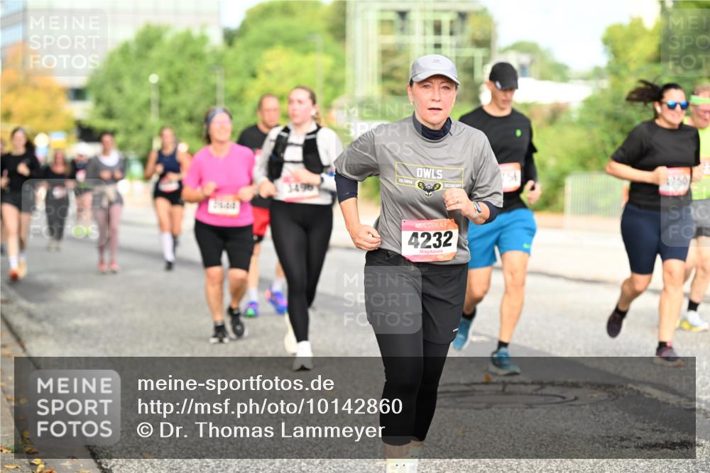 06.09.2026 - CURREX Alsterlauf Dr. Thomas Lammeyer http://msf.ph/oto/10142860 06.09.2026 10:12:51 Laufen 3498, 4232 meine-sportfotos.de