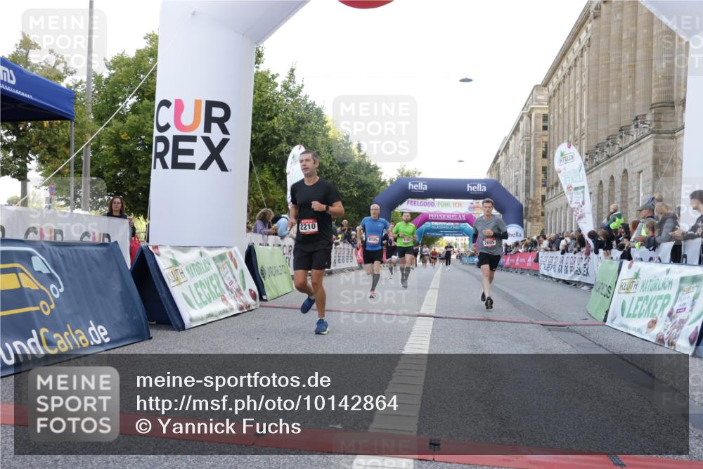 06.09.2026 - CURREX Alsterlauf Yannick Fuchs http://msf.ph/oto/10142864 06.09.2026 09:47:03 Ziel 2072, 2210, 2569, 2605, 4311, 4460, 5705, 5731, 6150, 8104, 8125 meine-sportfotos.de