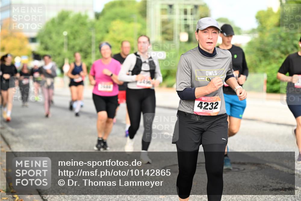 06.09.2026 - CURREX Alsterlauf Dr. Thomas Lammeyer http://msf.ph/oto/10142865 06.09.2026 10:12:51 Laufen 4232 meine-sportfotos.de
