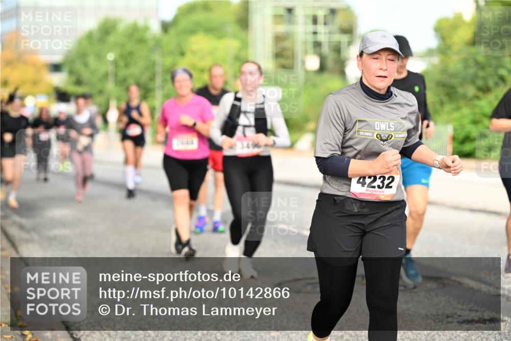 06.09.2026 - CURREX Alsterlauf Dr. Thomas Lammeyer http://msf.ph/oto/10142866 06.09.2026 10:12:51 Laufen 4232 meine-sportfotos.de