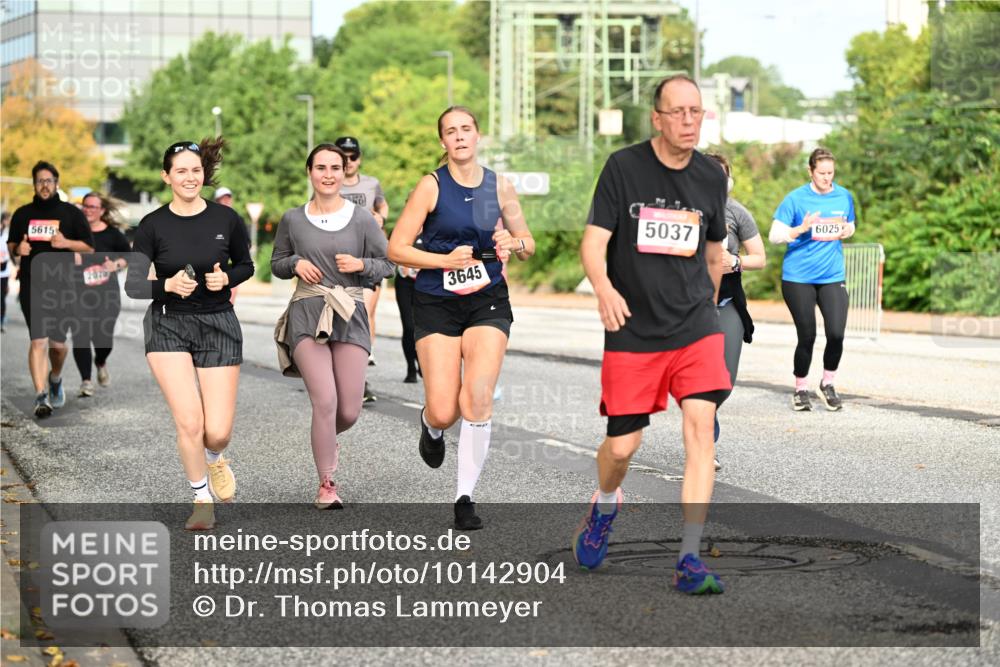 06.09.2026 - CURREX Alsterlauf Dr. Thomas Lammeyer http://msf.ph/oto/10142904 06.09.2026 10:12:55 Laufen 5615, 2075, 3645, 5037, 6025 meine-sportfotos.de