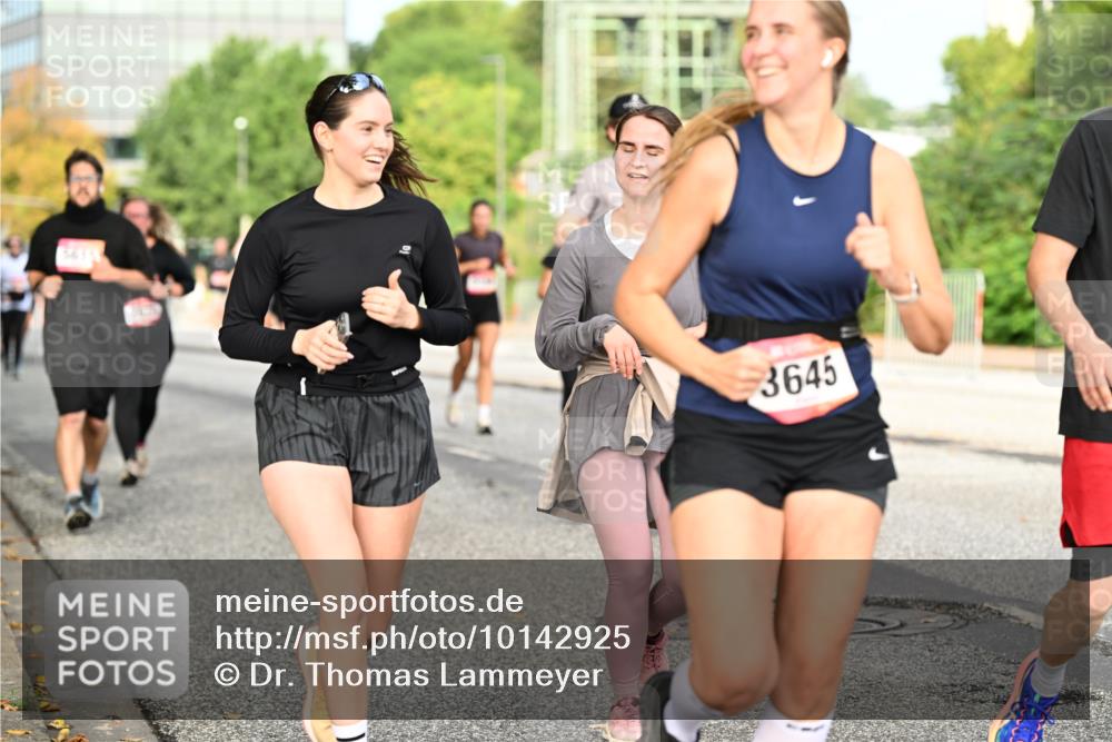 06.09.2026 - CURREX Alsterlauf Dr. Thomas Lammeyer http://msf.ph/oto/10142925 06.09.2026 10:12:57 Laufen 3645 meine-sportfotos.de