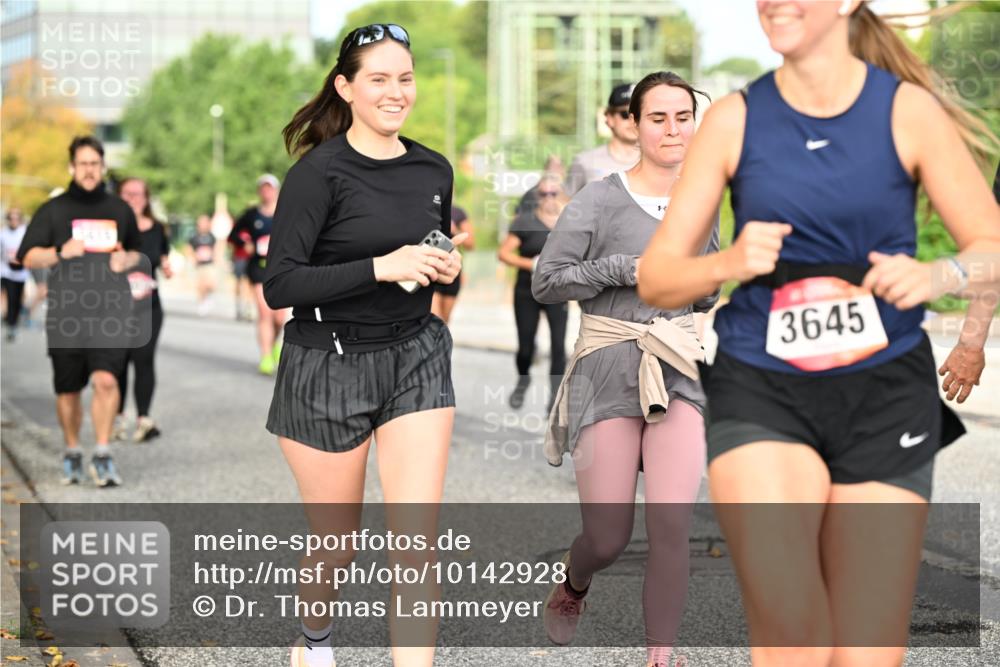 06.09.2026 - CURREX Alsterlauf Dr. Thomas Lammeyer http://msf.ph/oto/10142928 06.09.2026 10:12:58 Laufen 3645 meine-sportfotos.de
