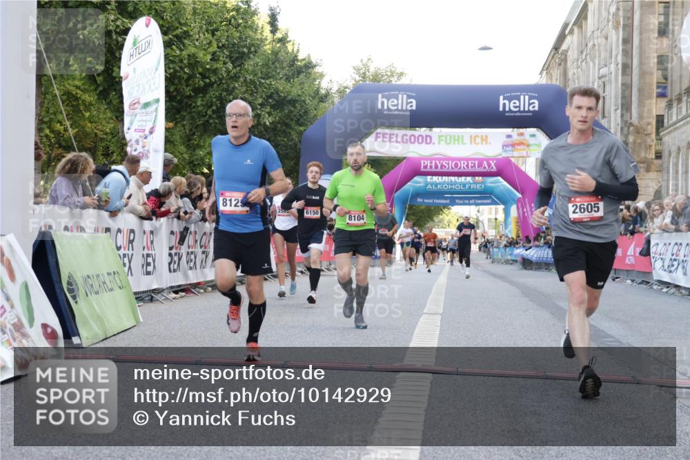 06.09.2026 - CURREX Alsterlauf Yannick Fuchs http://msf.ph/oto/10142929 06.09.2026 09:47:03 Ziel 2072, 2210, 2569, 2605, 4311, 4460, 5705, 5731, 6150, 8104, 8125 meine-sportfotos.de