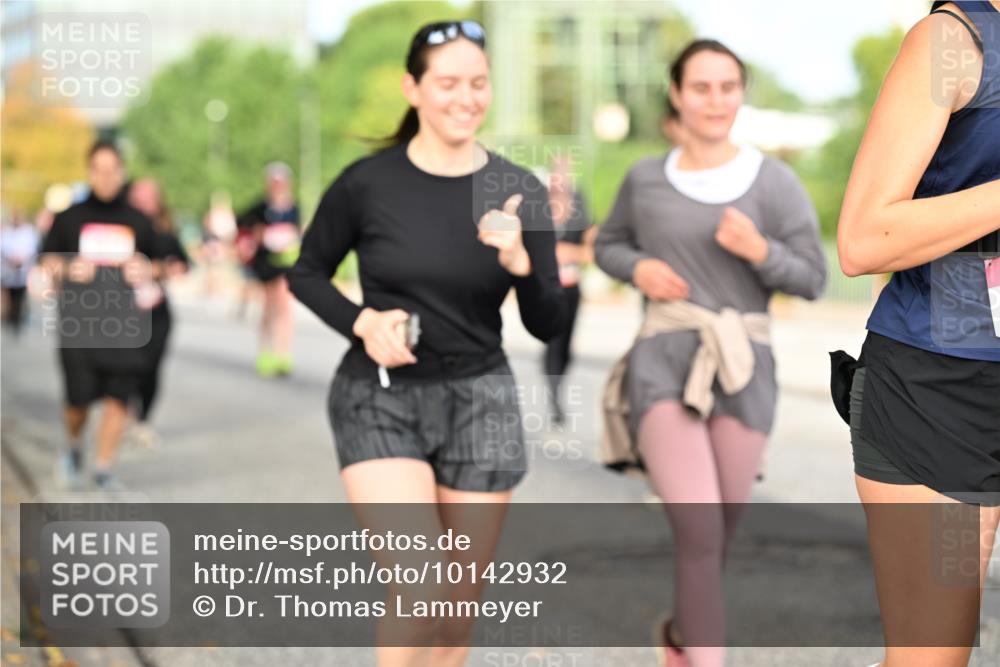 06.09.2026 - CURREX Alsterlauf Dr. Thomas Lammeyer http://msf.ph/oto/10142932 06.09.2026 10:12:58 Laufen  meine-sportfotos.de