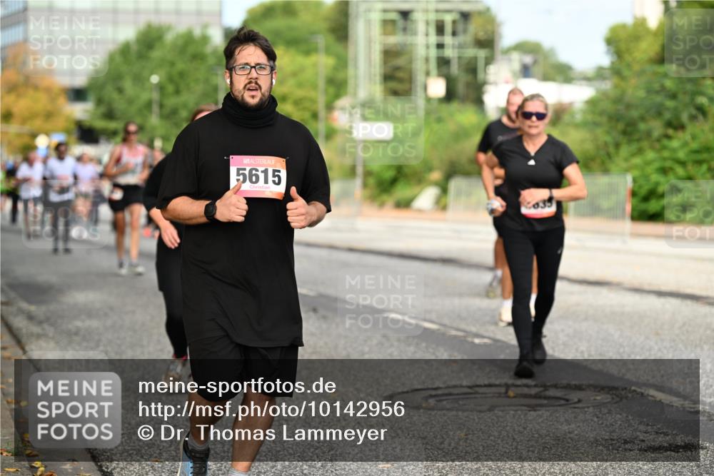 06.09.2026 - CURREX Alsterlauf Dr. Thomas Lammeyer http://msf.ph/oto/10142956 06.09.2026 10:13:01 Laufen 5615 meine-sportfotos.de