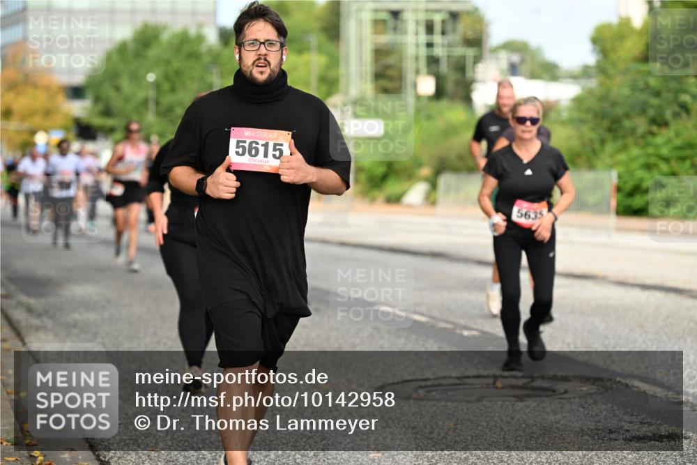 06.09.2026 - CURREX Alsterlauf Dr. Thomas Lammeyer http://msf.ph/oto/10142958 06.09.2026 10:13:01 Laufen 5615, 5635 meine-sportfotos.de