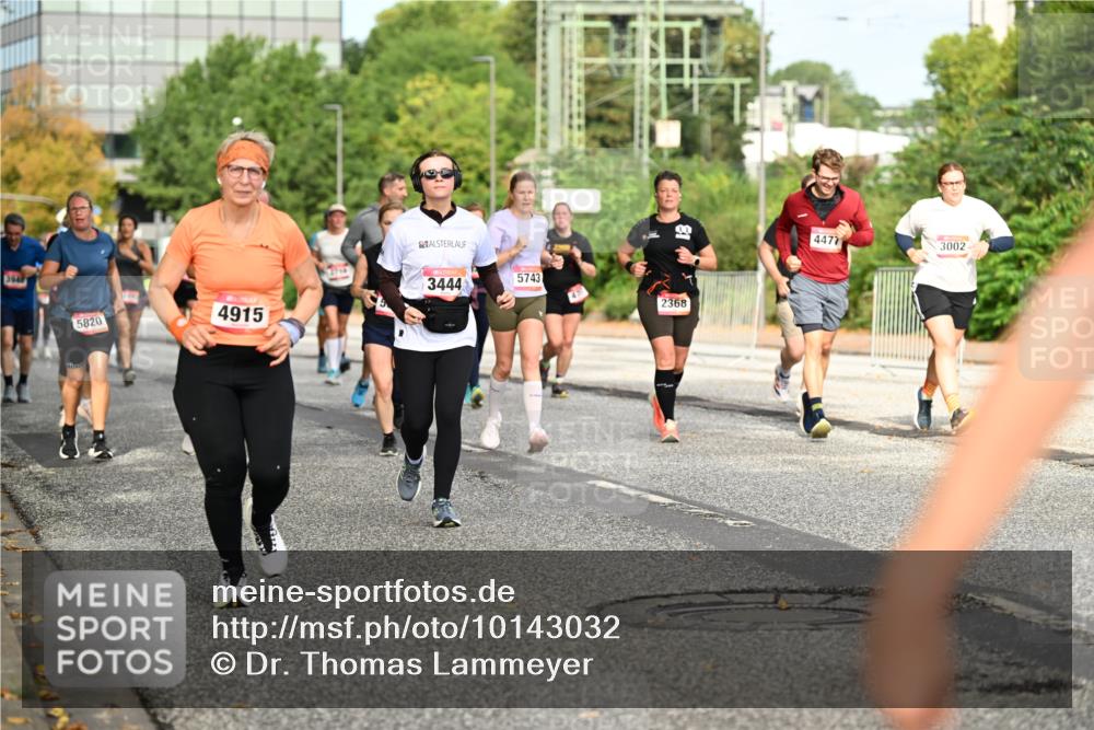 06.09.2026 - CURREX Alsterlauf Dr. Thomas Lammeyer http://msf.ph/oto/10143032 06.09.2026 10:13:09 Laufen 5648, 3444, 5743, 5820, 4915, 2368, 4477, 3002 meine-sportfotos.de