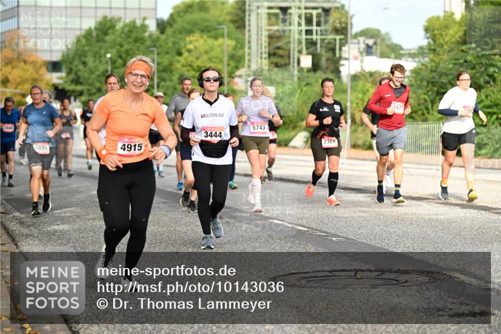 06.09.2026 - CURREX Alsterlauf Dr. Thomas Lammeyer http://msf.ph/oto/10143036 06.09.2026 10:13:09 Laufen 3641, 5820, 5743, 3444, 2368, 4915, 4477, 02 meine-sportfotos.de