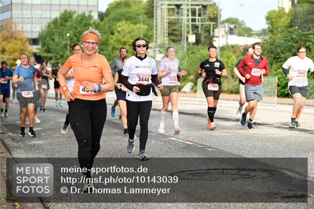 06.09.2026 - CURREX Alsterlauf Dr. Thomas Lammeyer http://msf.ph/oto/10143039 06.09.2026 10:13:10 Laufen 5820, 3444, 5743, 2368, 4477, 3002 meine-sportfotos.de