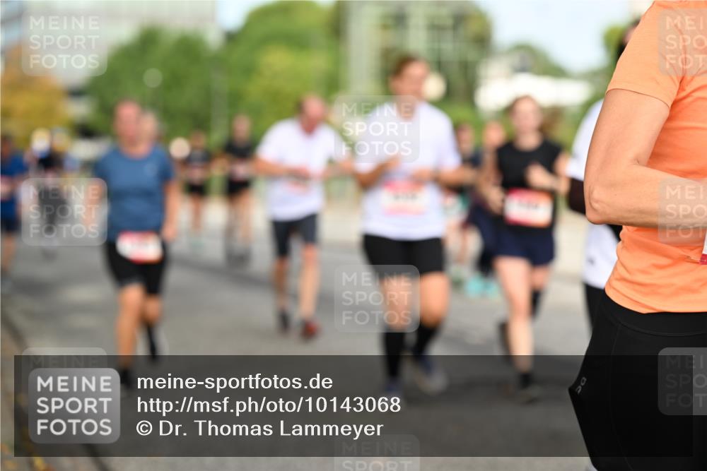 06.09.2026 - CURREX Alsterlauf Dr. Thomas Lammeyer http://msf.ph/oto/10143068 06.09.2026 10:13:12 Laufen  meine-sportfotos.de