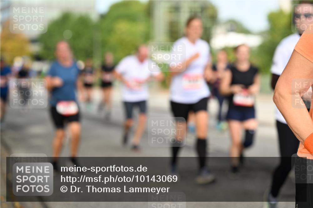 06.09.2026 - CURREX Alsterlauf Dr. Thomas Lammeyer http://msf.ph/oto/10143069 06.09.2026 10:13:12 Laufen  meine-sportfotos.de