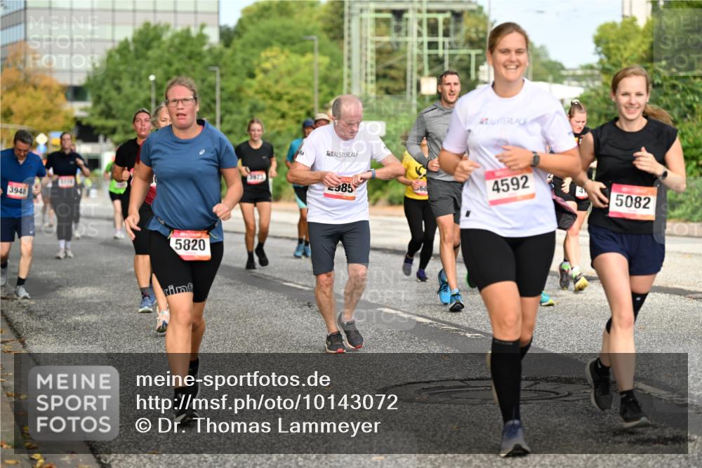 06.09.2026 - CURREX Alsterlauf Dr. Thomas Lammeyer http://msf.ph/oto/10143072 06.09.2026 10:13:13 Laufen 3948, 5820, 3973, 985, 568, 4592, 5082 meine-sportfotos.de