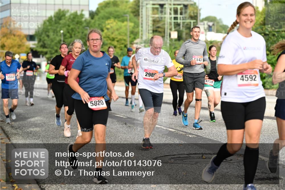 06.09.2026 - CURREX Alsterlauf Dr. Thomas Lammeyer http://msf.ph/oto/10143076 06.09.2026 10:13:13 Laufen 3948, 5820, 2985, 143, 680, 4759, 4592 meine-sportfotos.de