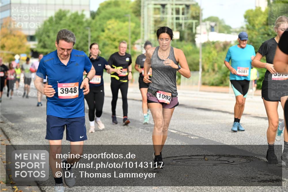 06.09.2026 - CURREX Alsterlauf Dr. Thomas Lammeyer http://msf.ph/oto/10143117 06.09.2026 10:13:18 Laufen 3948, 118, 1092, 6081, 3975 meine-sportfotos.de